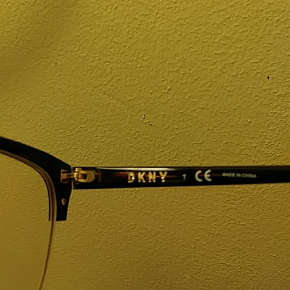 Glasses Rd - Picture 2 of 4